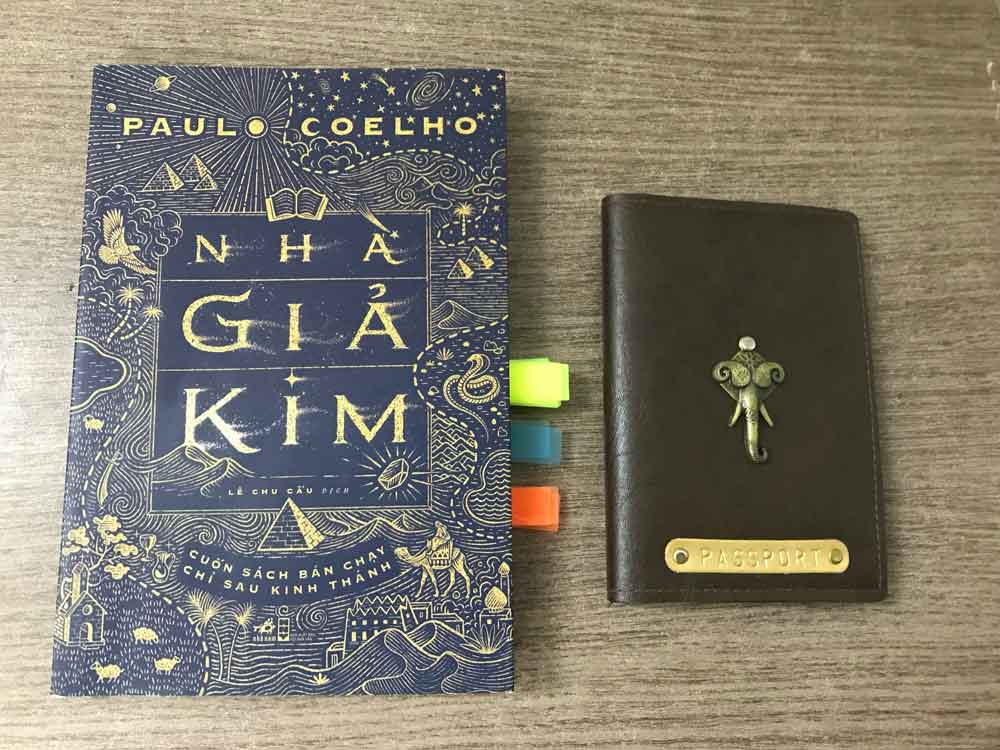 Review sách Nhà Giả Kim (Paulo Coelho)