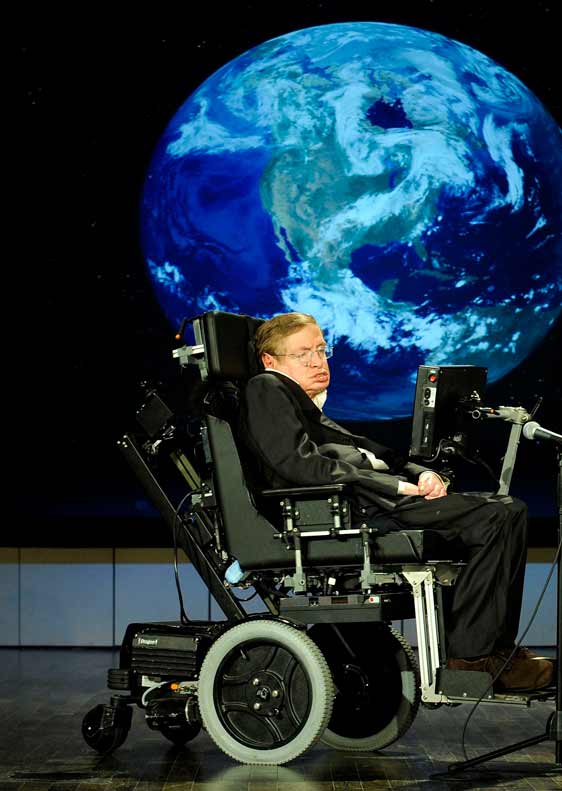 Stephen Hawking là nhà khoa học danh tiếng, ông cũng là tác giả của cuốn sách nổi tiếng: Lược sử thời gian